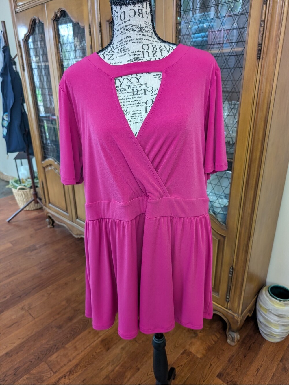 Torrid Peplum Style Tunic 2/w/ Deep V Cutout Flutter Sleeves Hot Pink Size 0